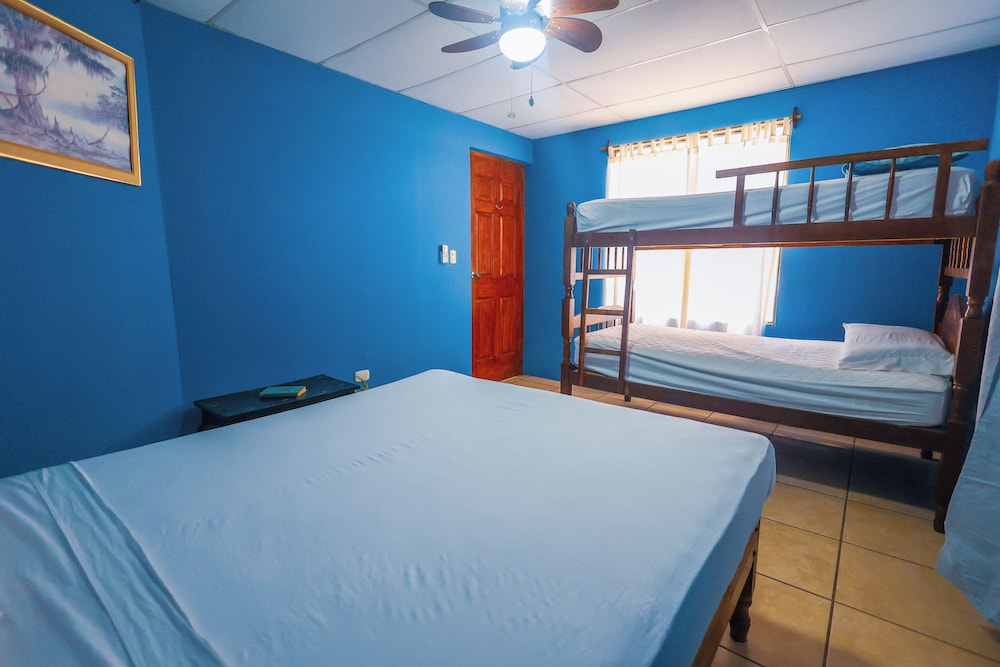 Basic Quadruple Room photo 2