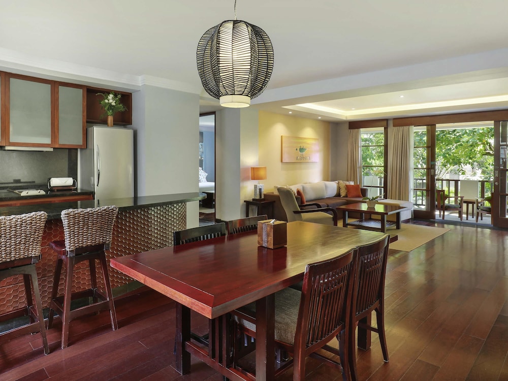 Suite, 3 Bedrooms, Terrace - Photo 6
