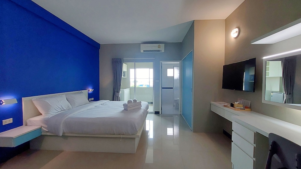 Family Room, Connecting Rooms