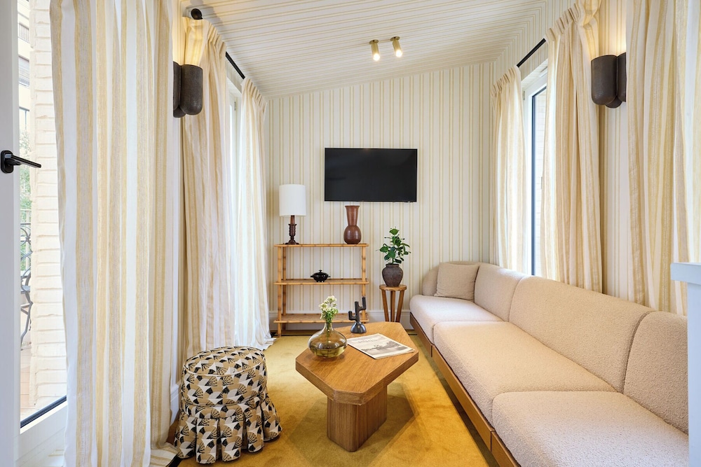 Signature Double Room, 1 Double Bed, Terrace thumbnail 6
