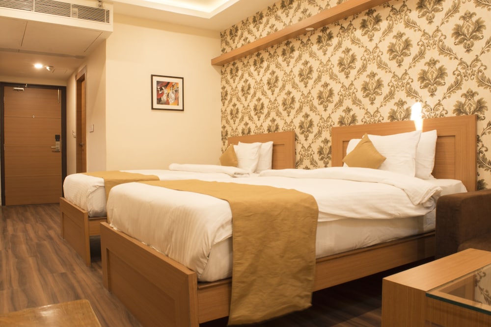 Deluxe Double Room, 1 King Bed, Non Smoking photo 2