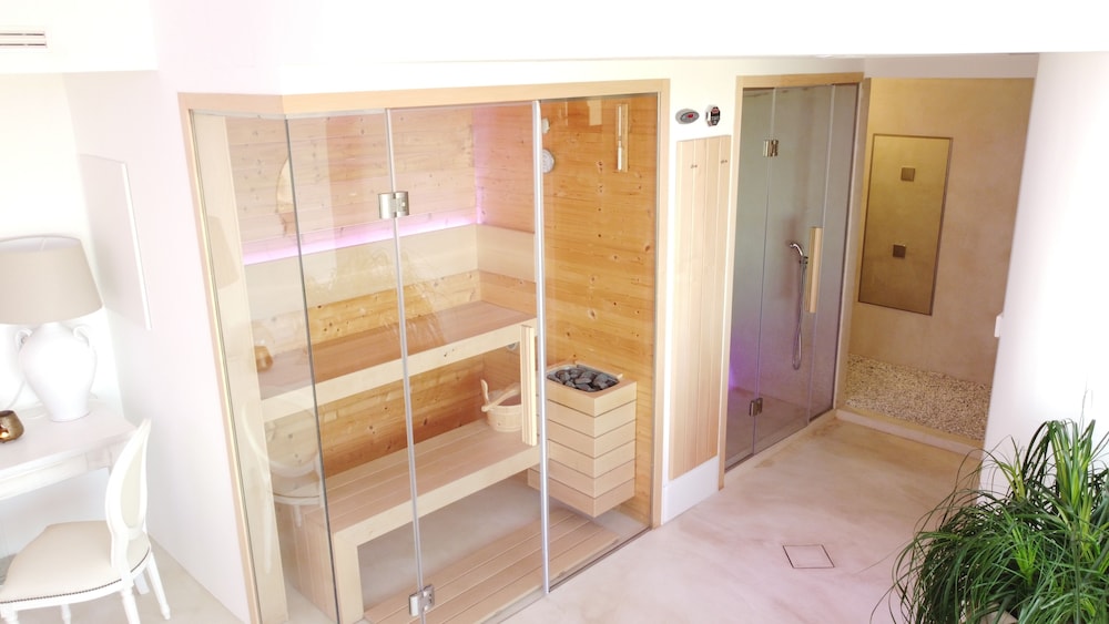 Luxury Triple Room photo 2