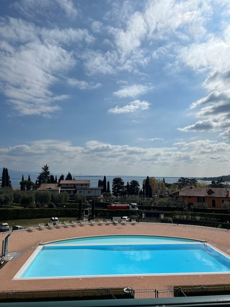 Standard Suite, 1 Bedroom, Terrace, Lake View - Photo 5