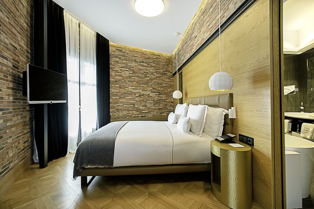 Executive Studio Suite