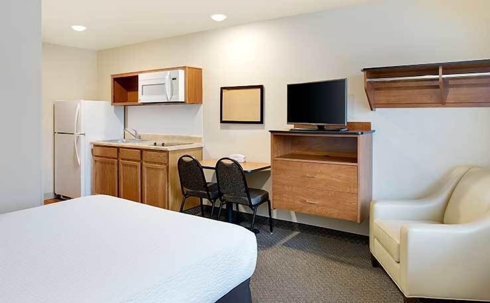 Room, 1 Queen Bed, Non Smoking (Efficiency)