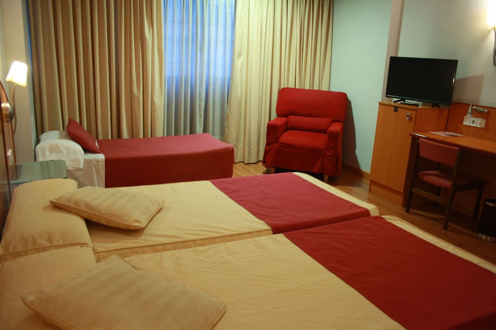 Double Room (+ cama supletoria) photo 2