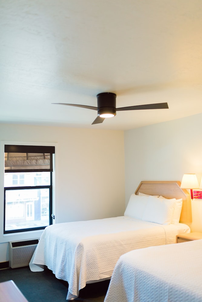 Standard Room, 2 Double Beds - Photo 2