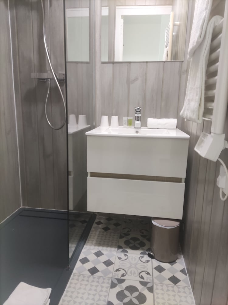 Standard Room - Photo 5