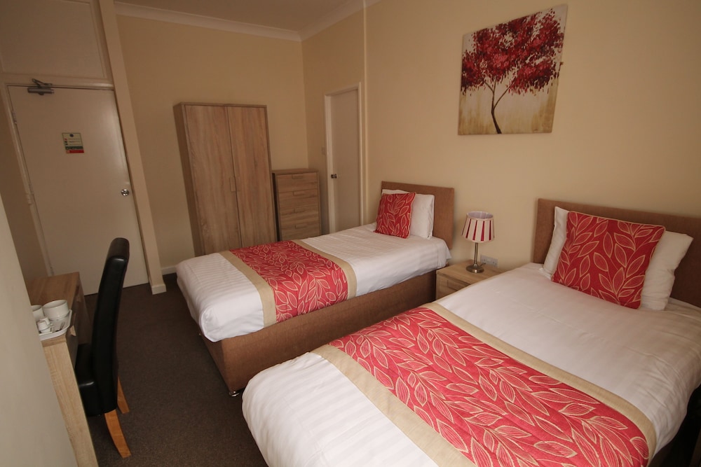 Standard Twin Room - Photo 1