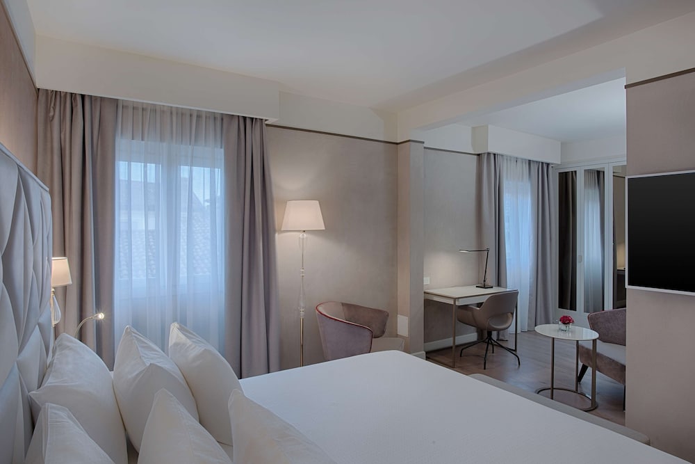 Junior Suite (Extra Bed 3 adults) - Photo 3