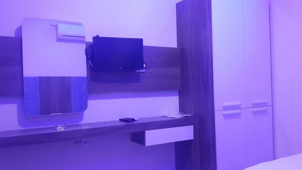 Double or Twin Room - Photo 2