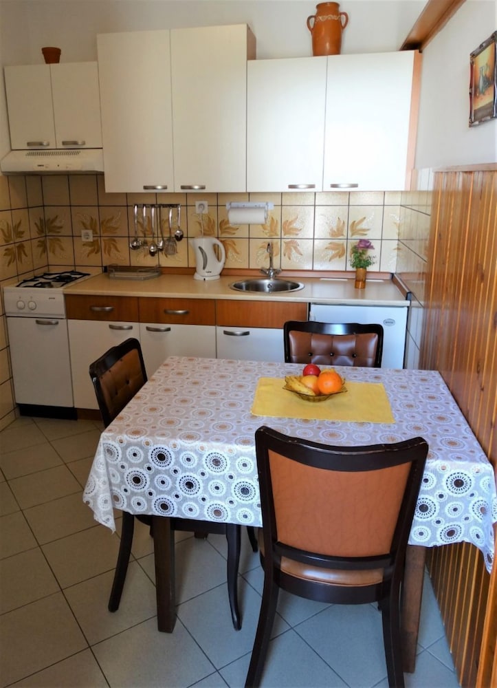 Studio (Horvat - SA1(2))
