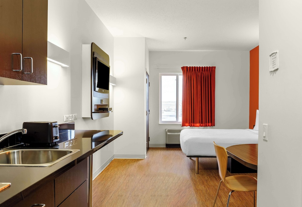 Standard Suite, 1 Queen Bed, Non Smoking, Kitchenette photo 3