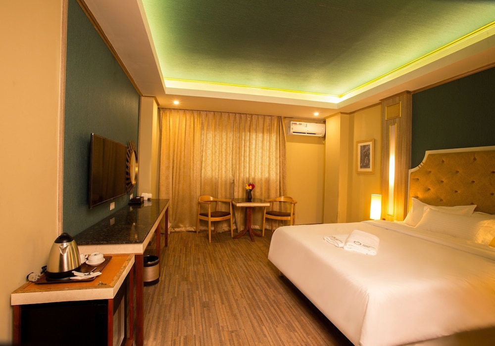 Superior Room, 1 King Bed