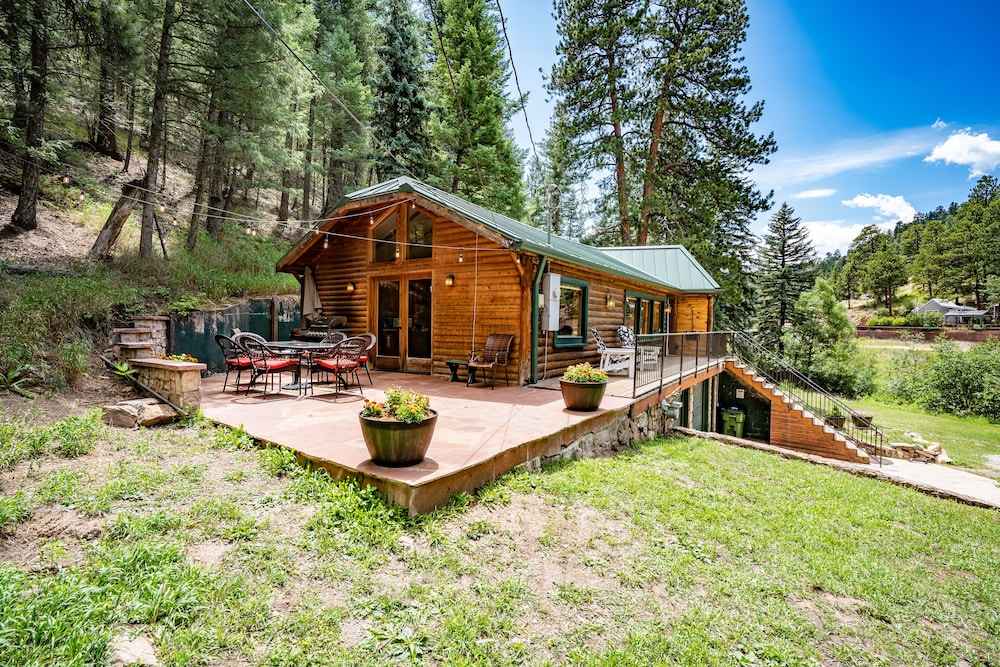 Family House, 3 Bedrooms, River View, Mountainside
