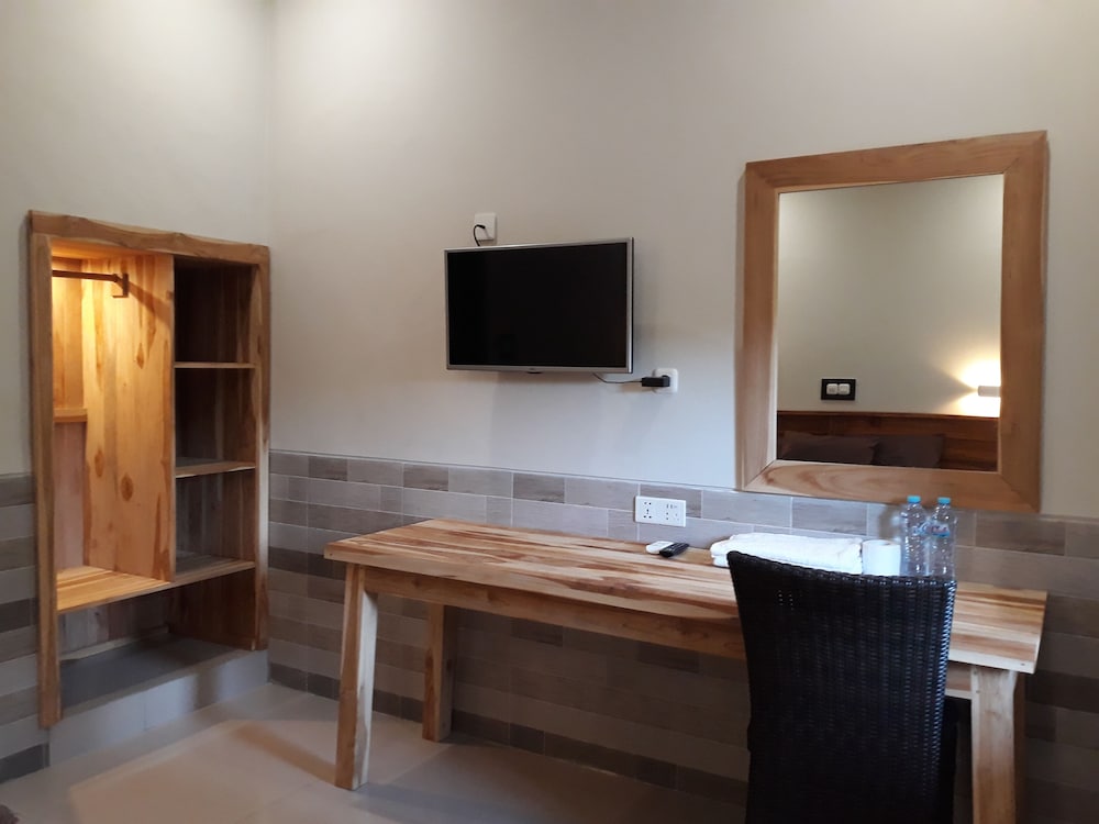 Standard Double or Twin Room - Photo 4