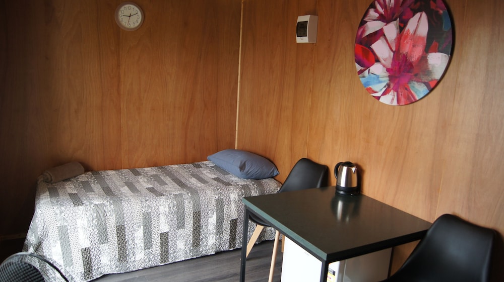 Basic Cabin, 2 Twin Beds photo 2