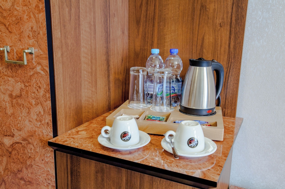 Business Twin Room - Photo 3