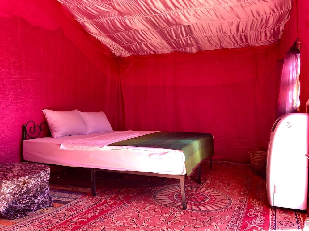 Tent, 1 Double Bed, Shared Bathroom, Garden View (Tente Nomade) photo 1