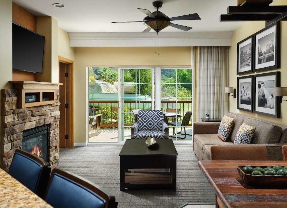 Luxury Condo, 3 Bedrooms, Golf View, Mountainside photo 3