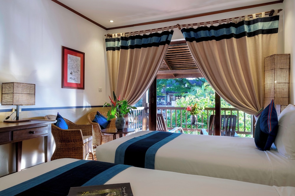 Deluxe Room, 2 Twin Beds, Mountain View photo 2