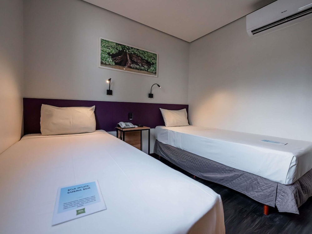 Standard Room, 2 Twin Beds - Photo 4