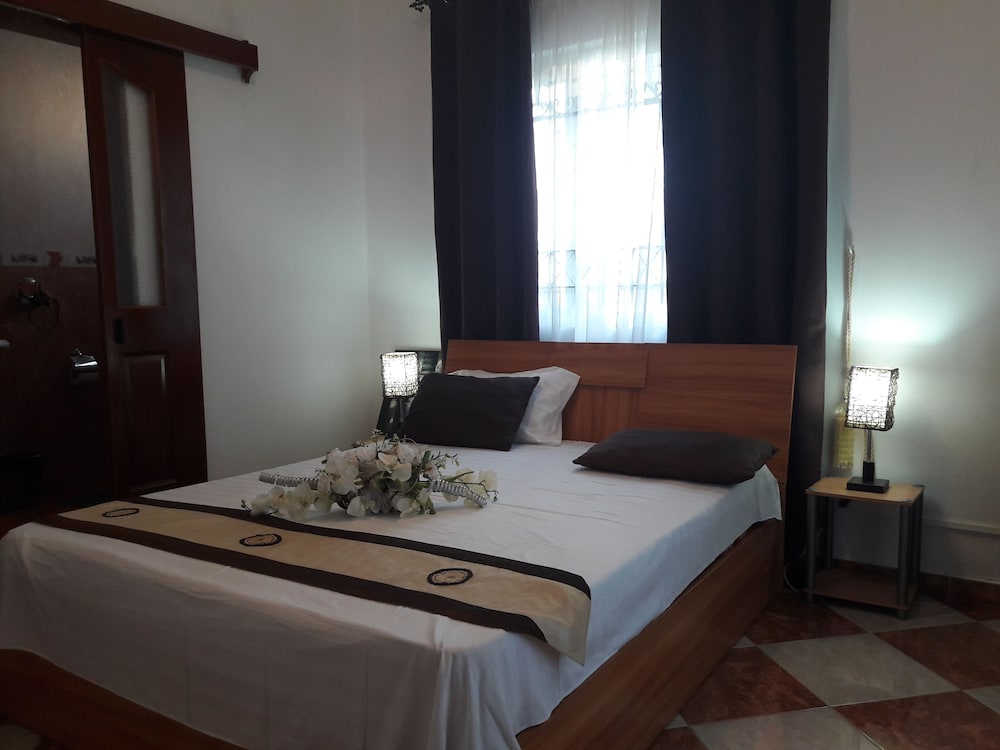 Honeymoon Suite, 1 King Bed, Balcony, Pool View photo 2
