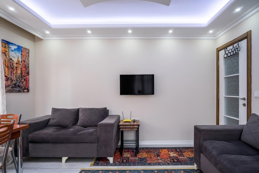 Apartment photo 2