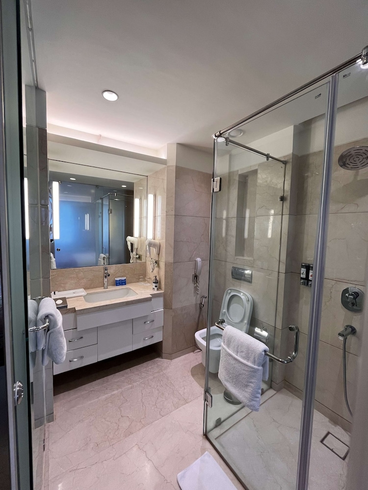 Suite, 1 Double Bed - Photo 2