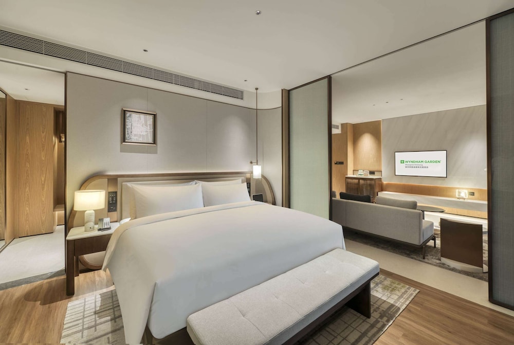 Suite, 1 King Bed with Sofa bed, Non Smoking (Garden, Hot Spring Pool) photo 3