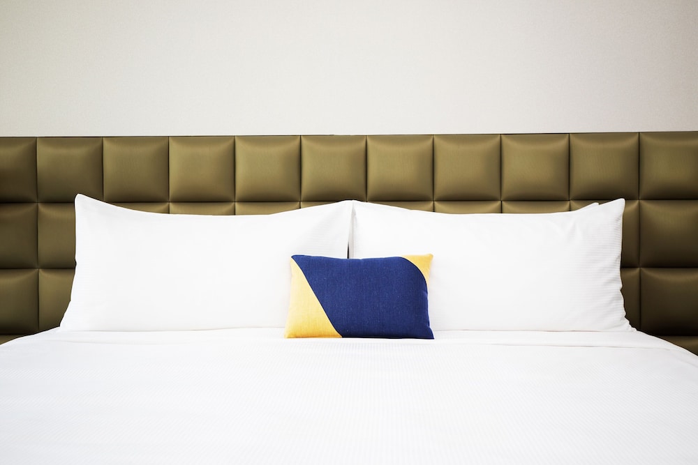 Premium King Room with Free Shuttle and Access to Riva Beach Club photo 3