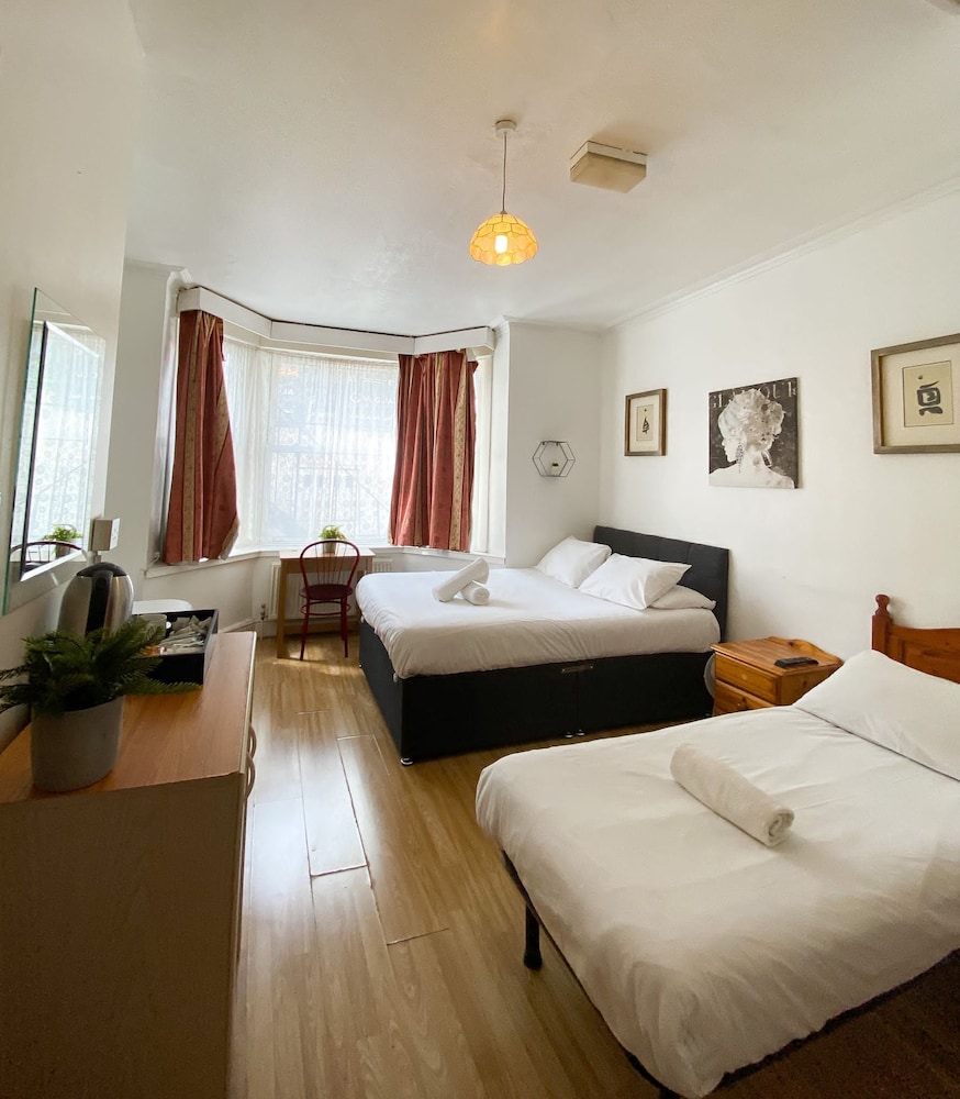 Standard Quadruple Room, Private Bathroom