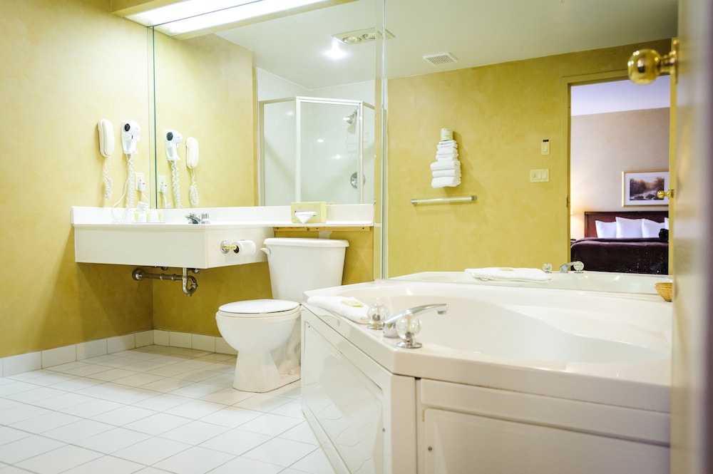 Signature Suite, 1 King Bed - Photo 2