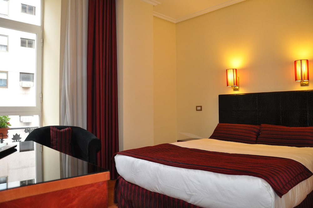 Standard Double or Twin Room - Photo 2