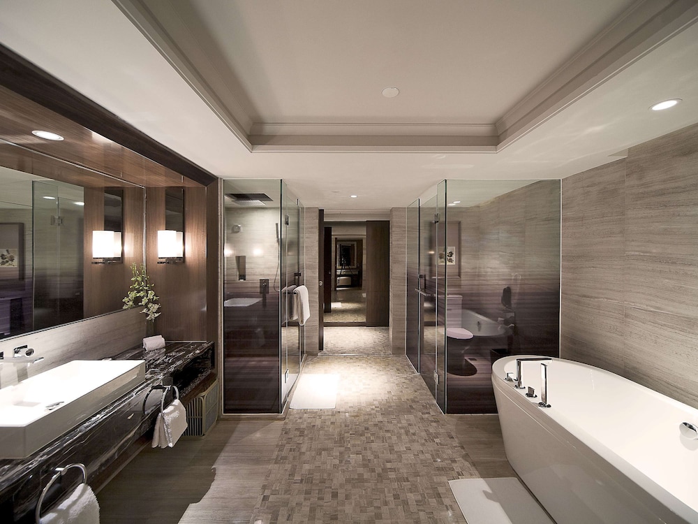 Executive Suite, 1 King Bed photo 3
