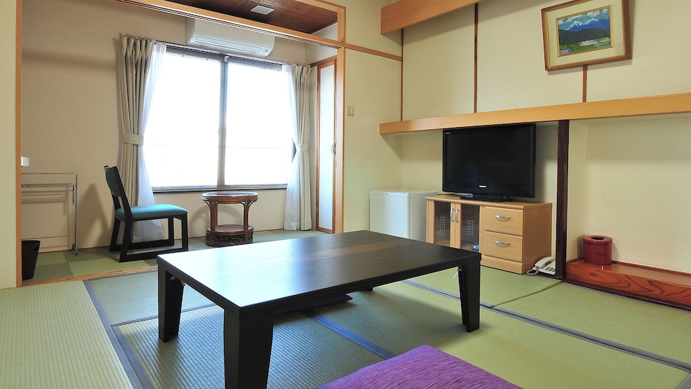 Japanese Style Room for 4 Guests, Shared Bathroom