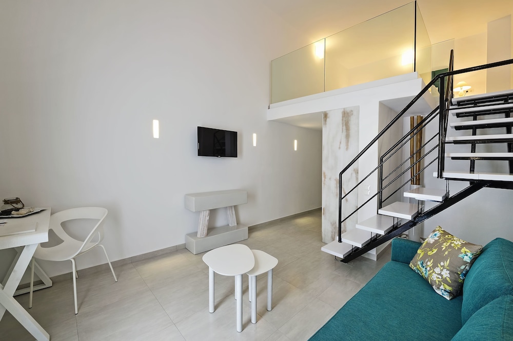 Suite, Private Pool - Photo 6