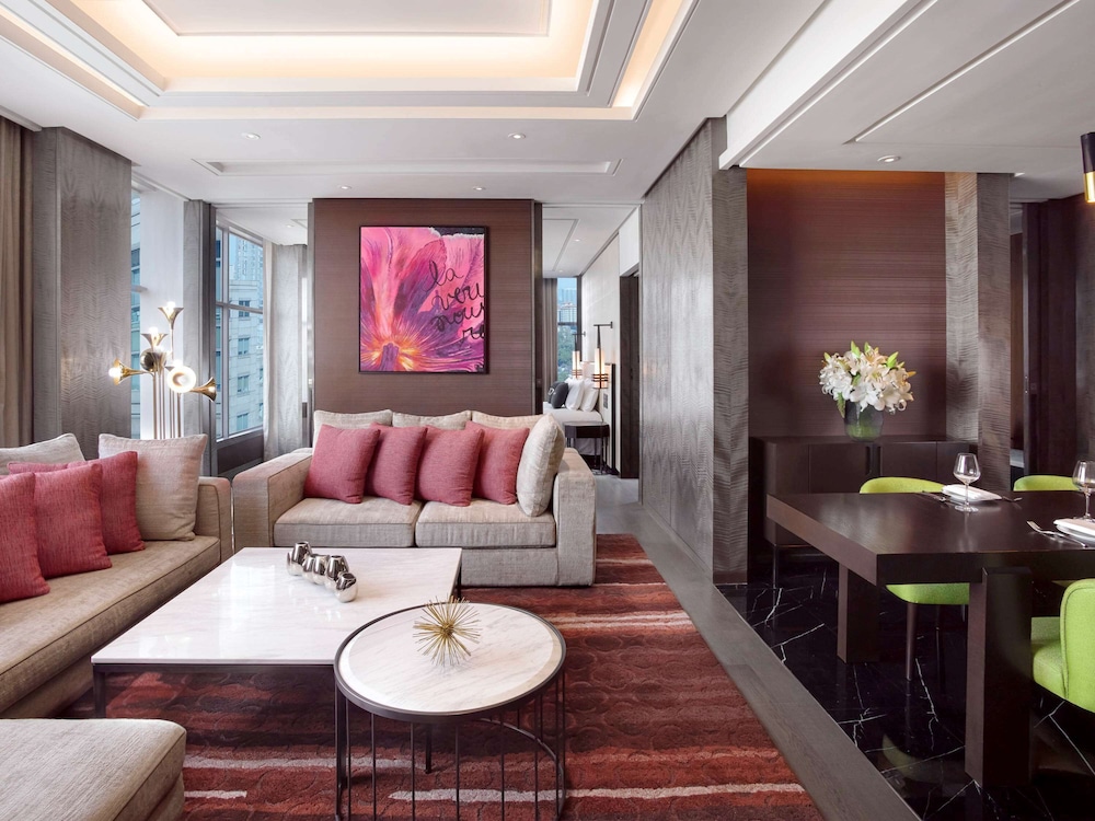 Suite, 1 King Bed (Club Millésime Access)