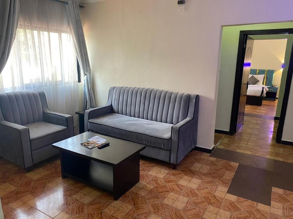 Executive Room - Photo 7