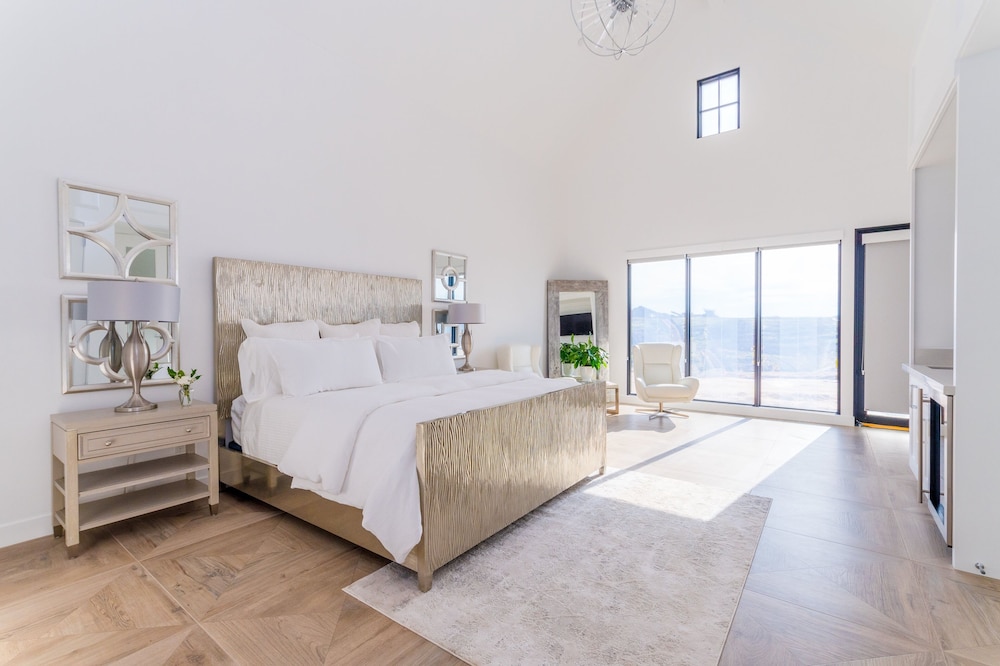 Contemporary Elegance