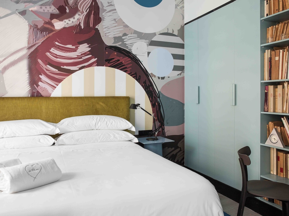 Luxury Suite photo 2