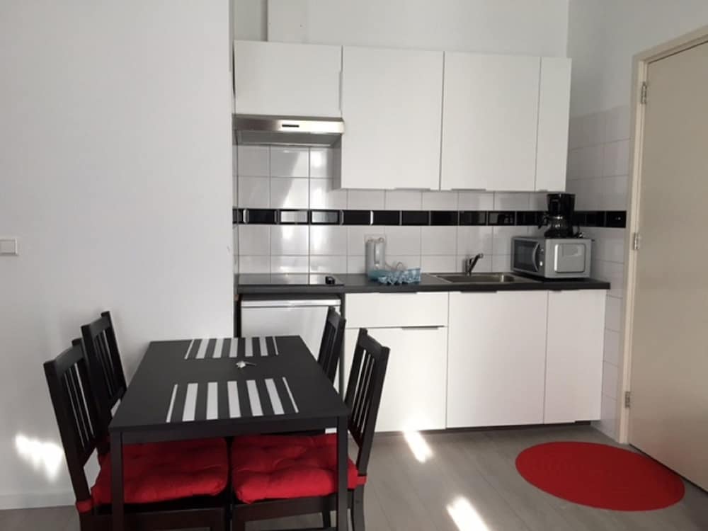 Studio, 1 Bedroom photo 3