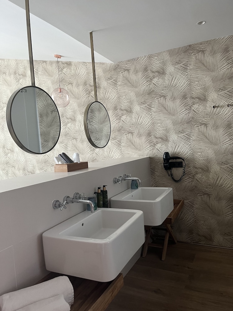 Junior Double Room, Sea Facing photo 3