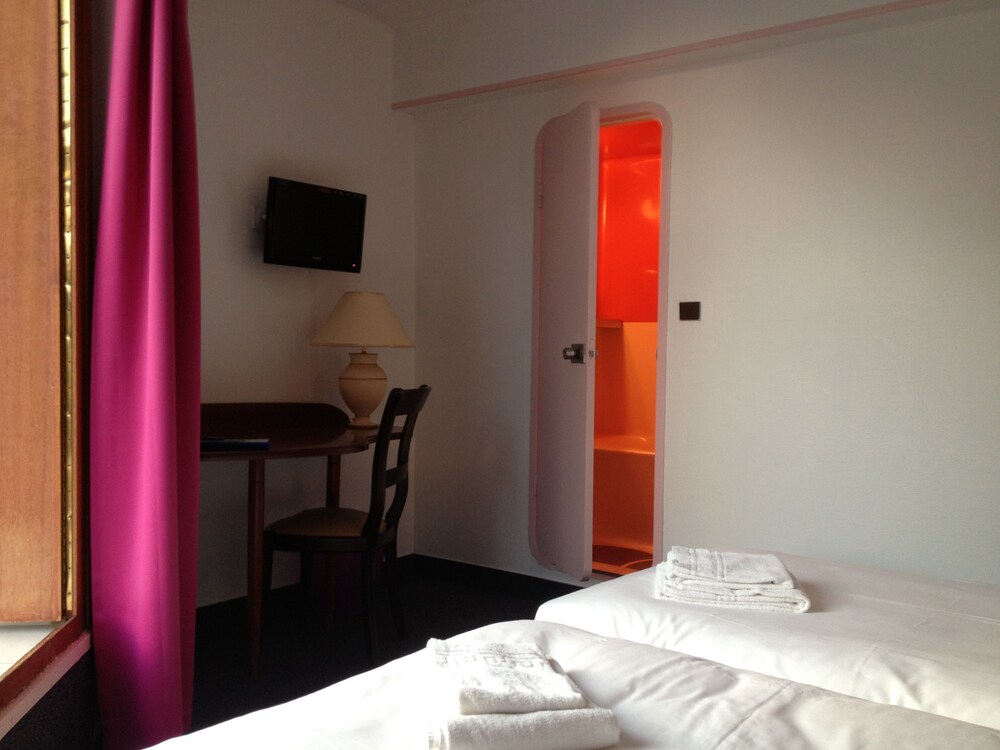 Standard Twin Room photo 3