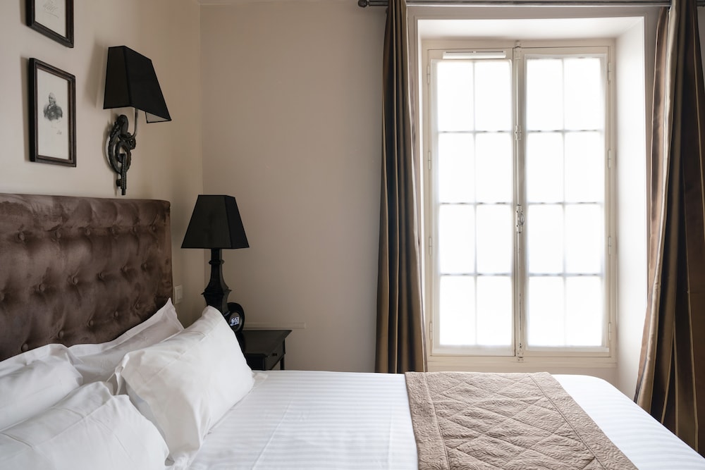 Superior Double or Twin Room photo 3