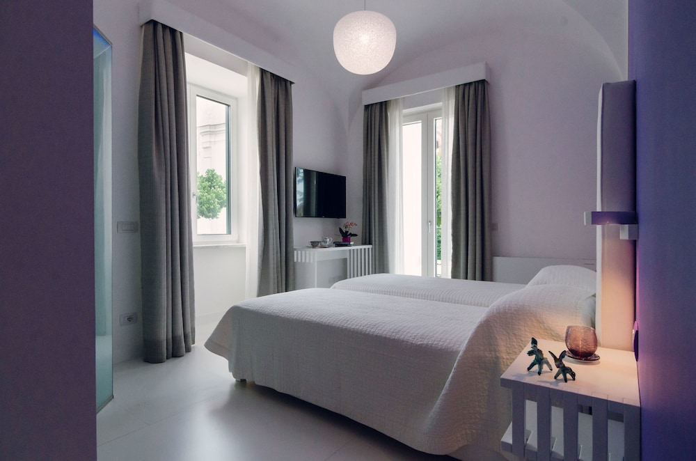 Deluxe Double or Twin Room photo 2
