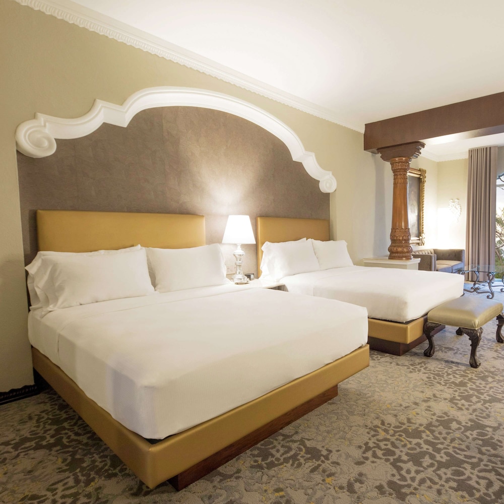 Deluxe Room, 2 Queen Beds (Executive) - Photo 1