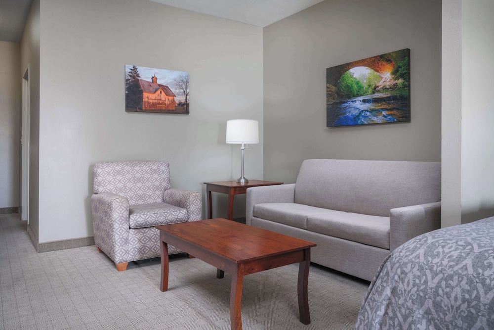 Suite, Multiple Beds, Accessible, Non Smoking (with Sofabed) photo 2