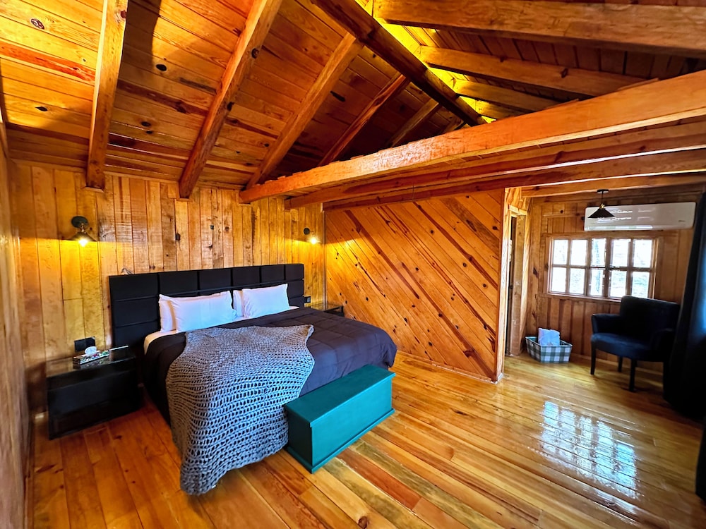 Junior Cabin