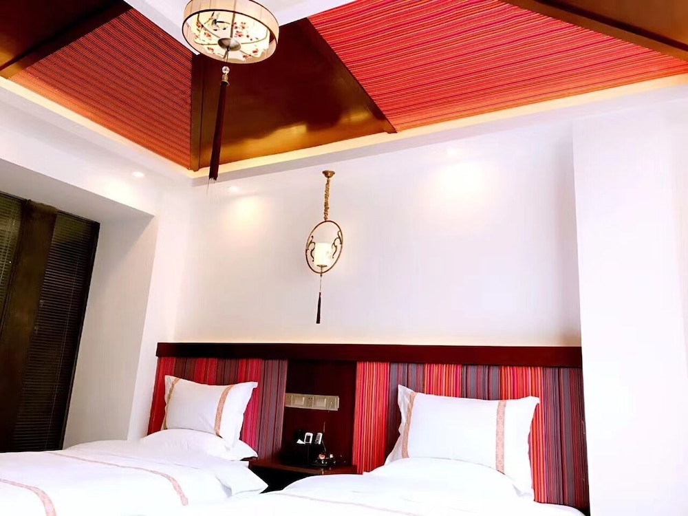 Classic Twin Room, City View photo 2